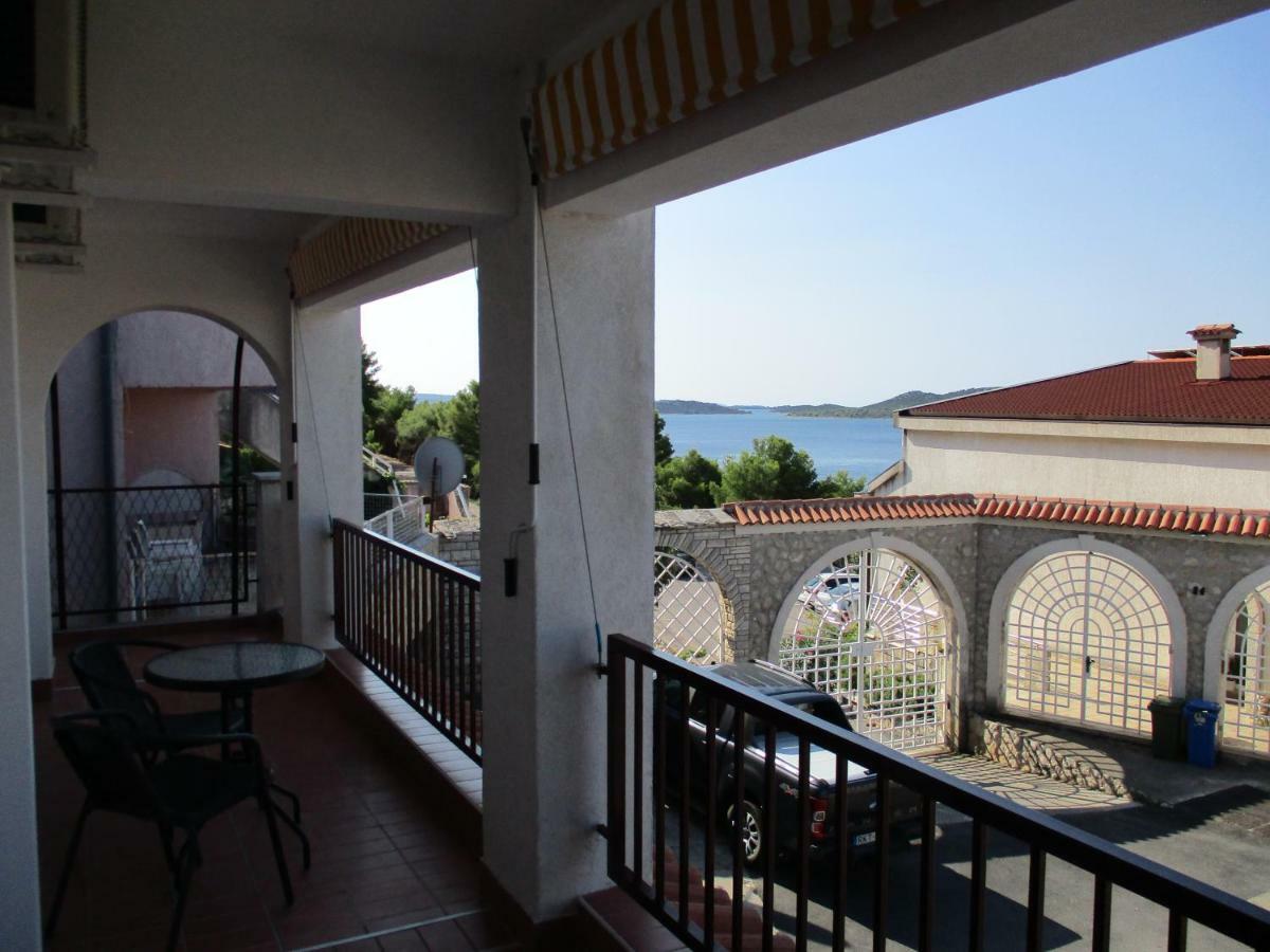 Apartments Meni Drage Kültér fotó